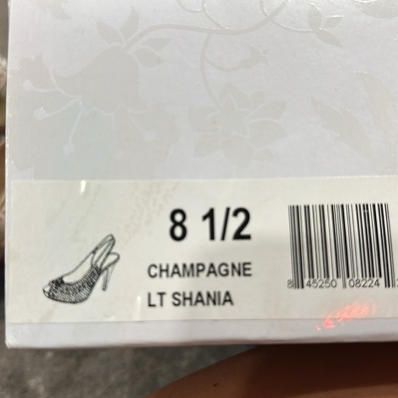 Heels - Picture 8 of 9